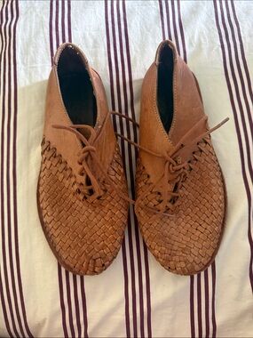 Woven Leather Lace-Up Flats in Tan - Women's Loafers